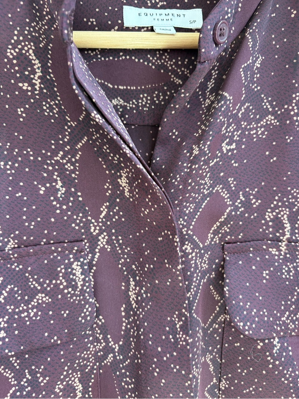 Equipment Signature SilkySnake Print Blouse Small Burgundy Long Sleeve - Picture 6 of 12